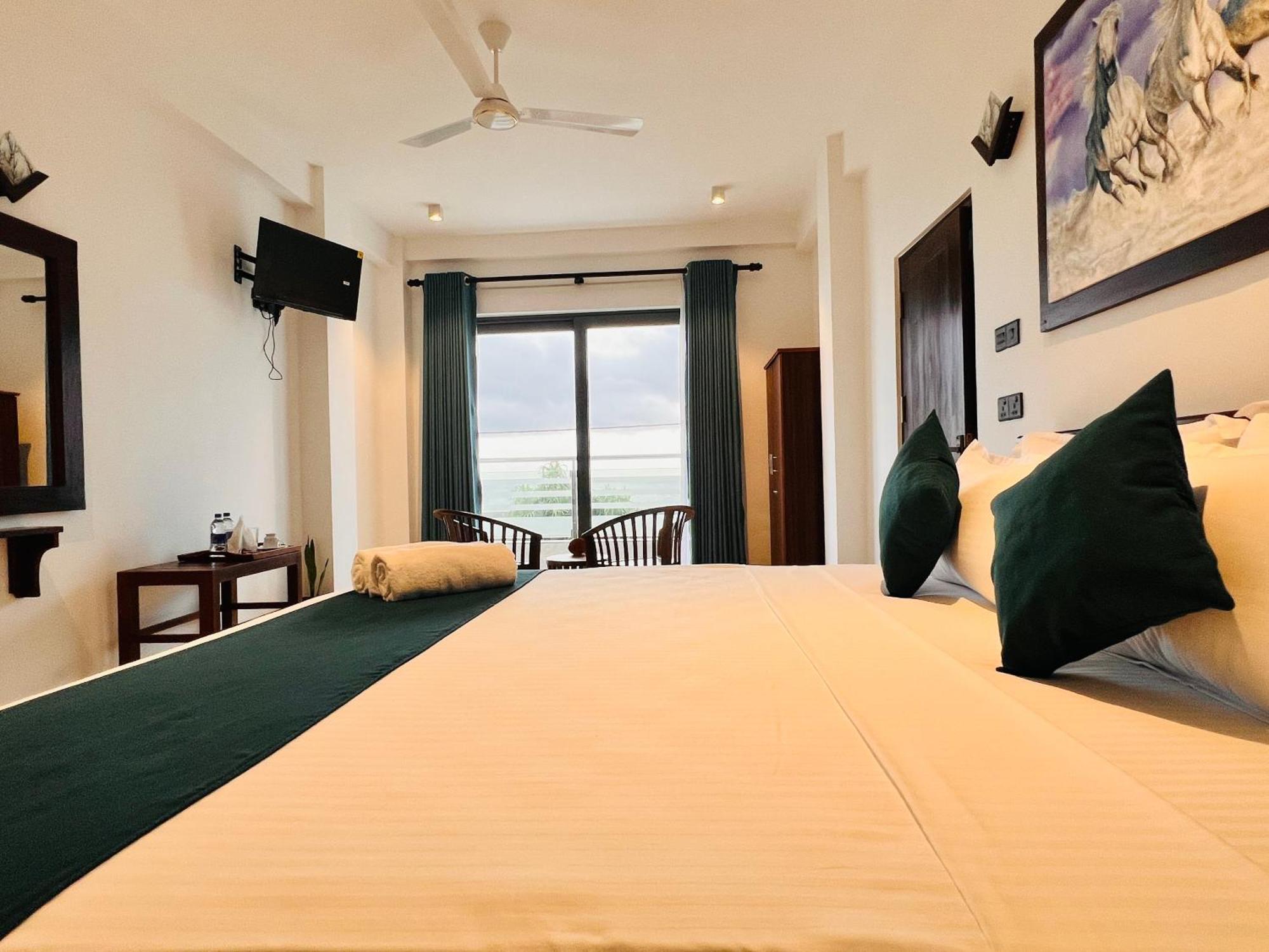 Ocean Front Villa Hikkaduwa Luaran gambar