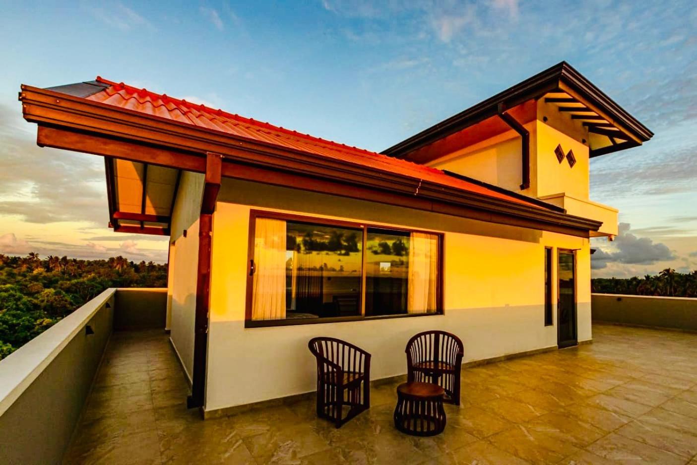 Ocean Front Villa Hikkaduwa Luaran gambar