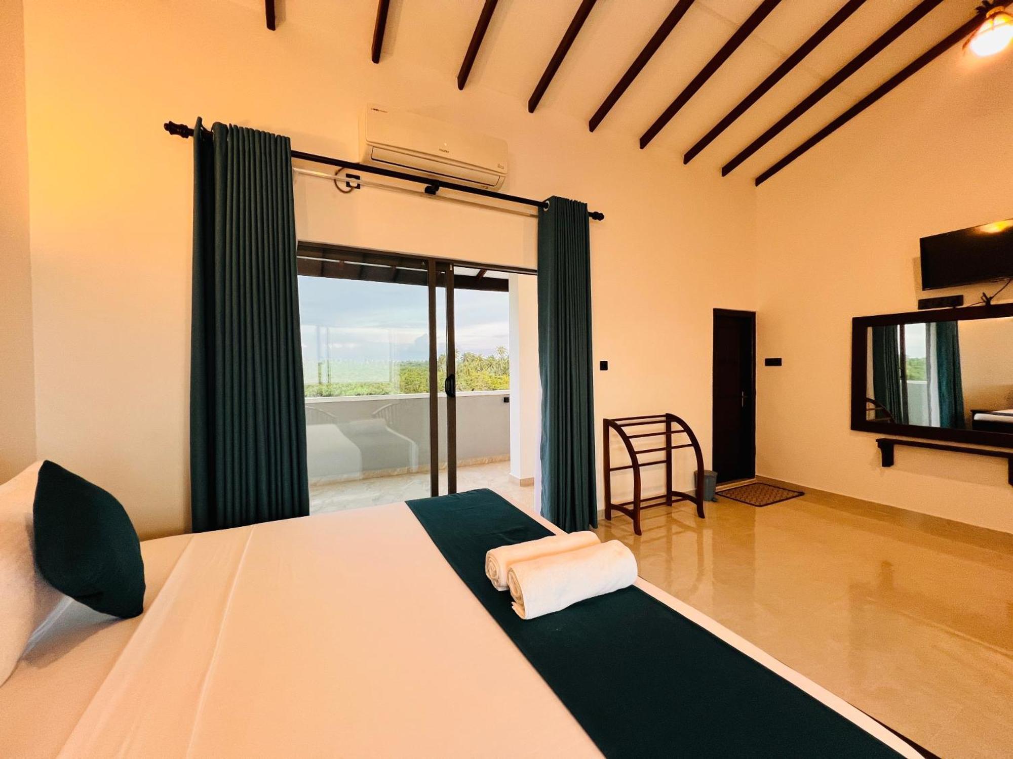 Ocean Front Villa Hikkaduwa Luaran gambar