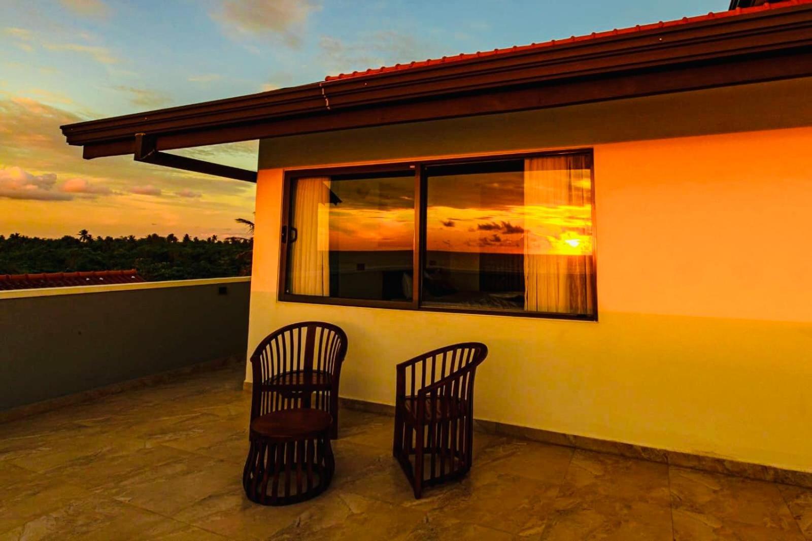 Ocean Front Villa Hikkaduwa Luaran gambar