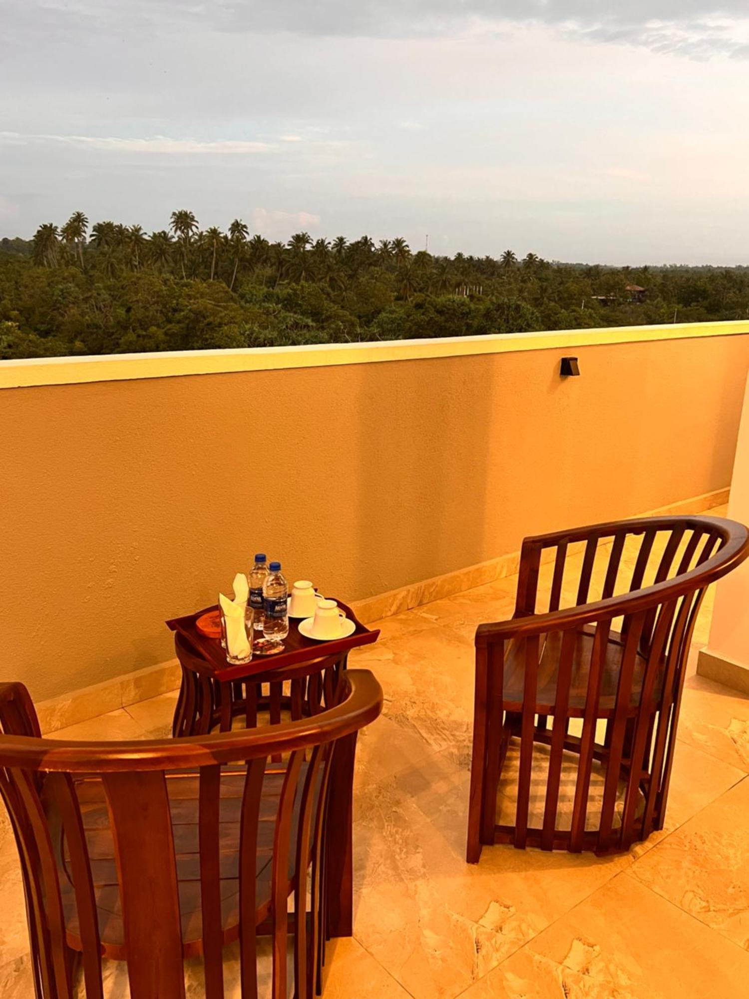 Ocean Front Villa Hikkaduwa Luaran gambar